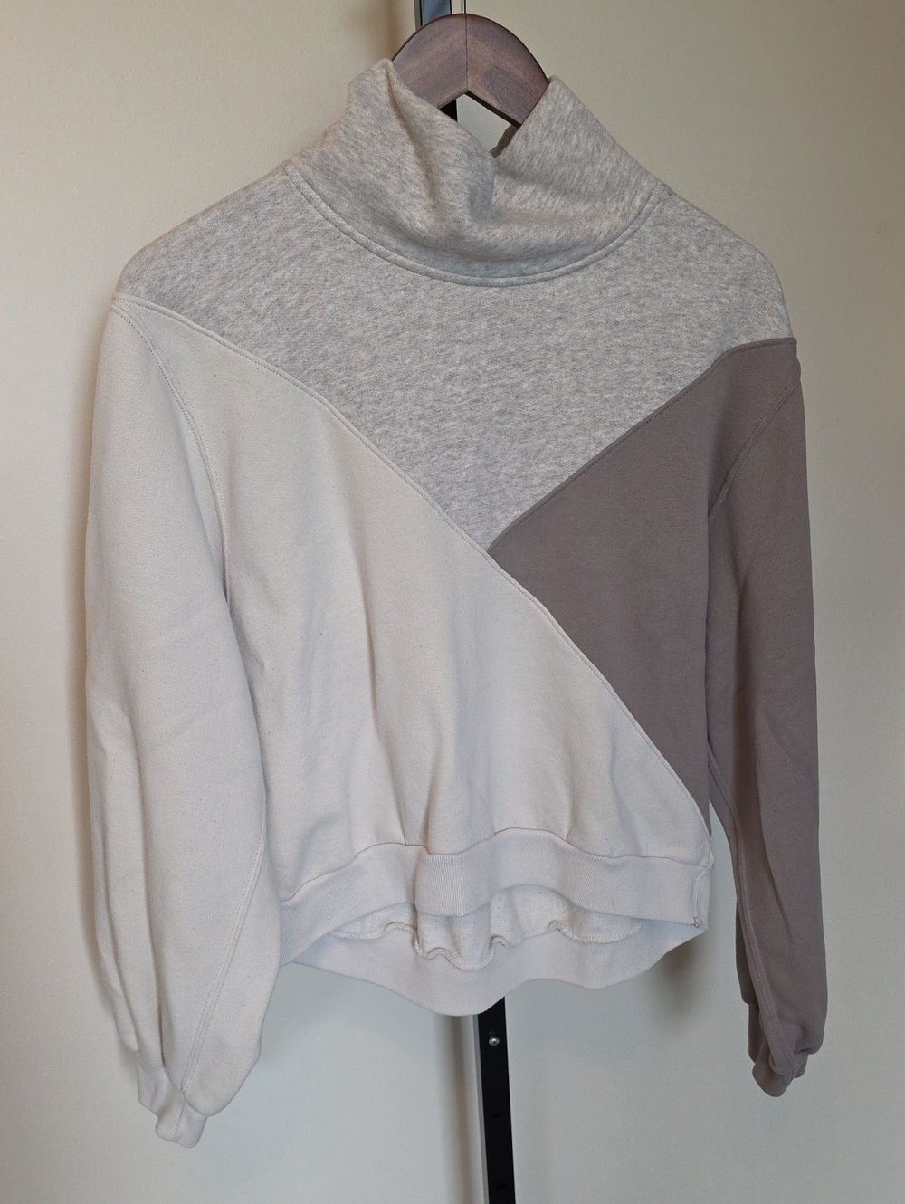 Abercrombie & Fitch Colorblock Cowl Neck Sweater - Light Gray/Cream/Taupe
